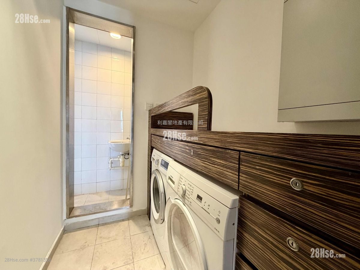 The Latitude Sell 4 Bedrooms , 1 Bathroom 1,333 ft²