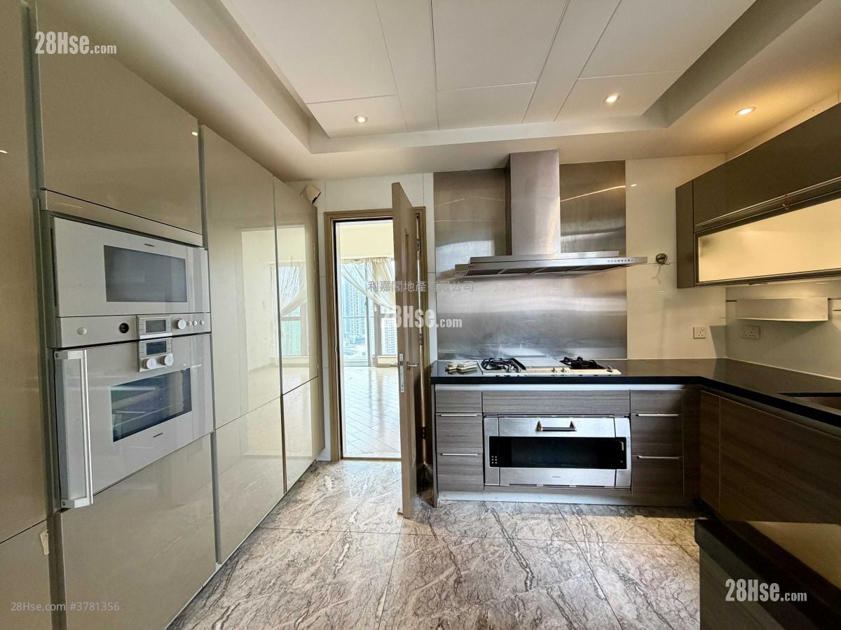 The Latitude Sell 4 Bedrooms , 1 Bathroom 1,333 ft²