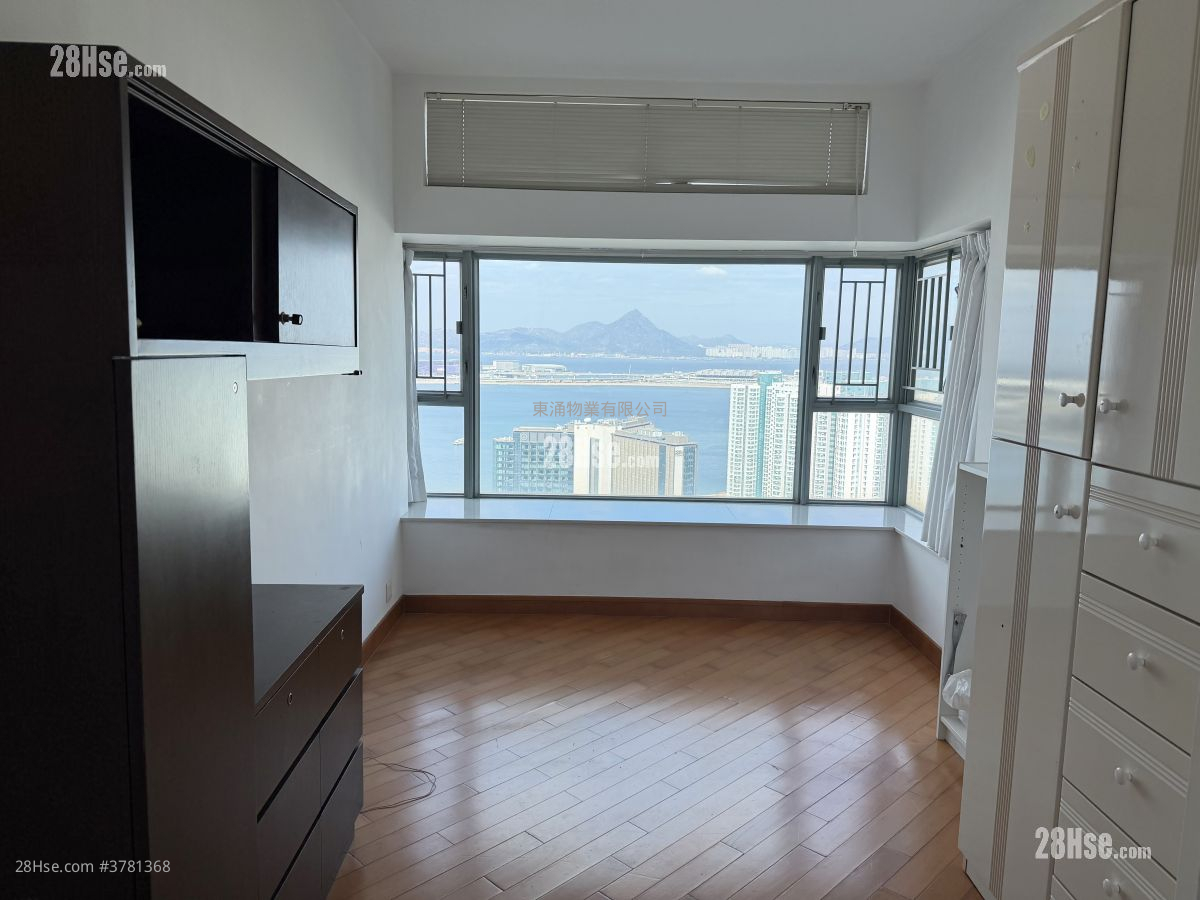 蓝天海岸 售盘 3 房 , 2 浴室 874 平方尺