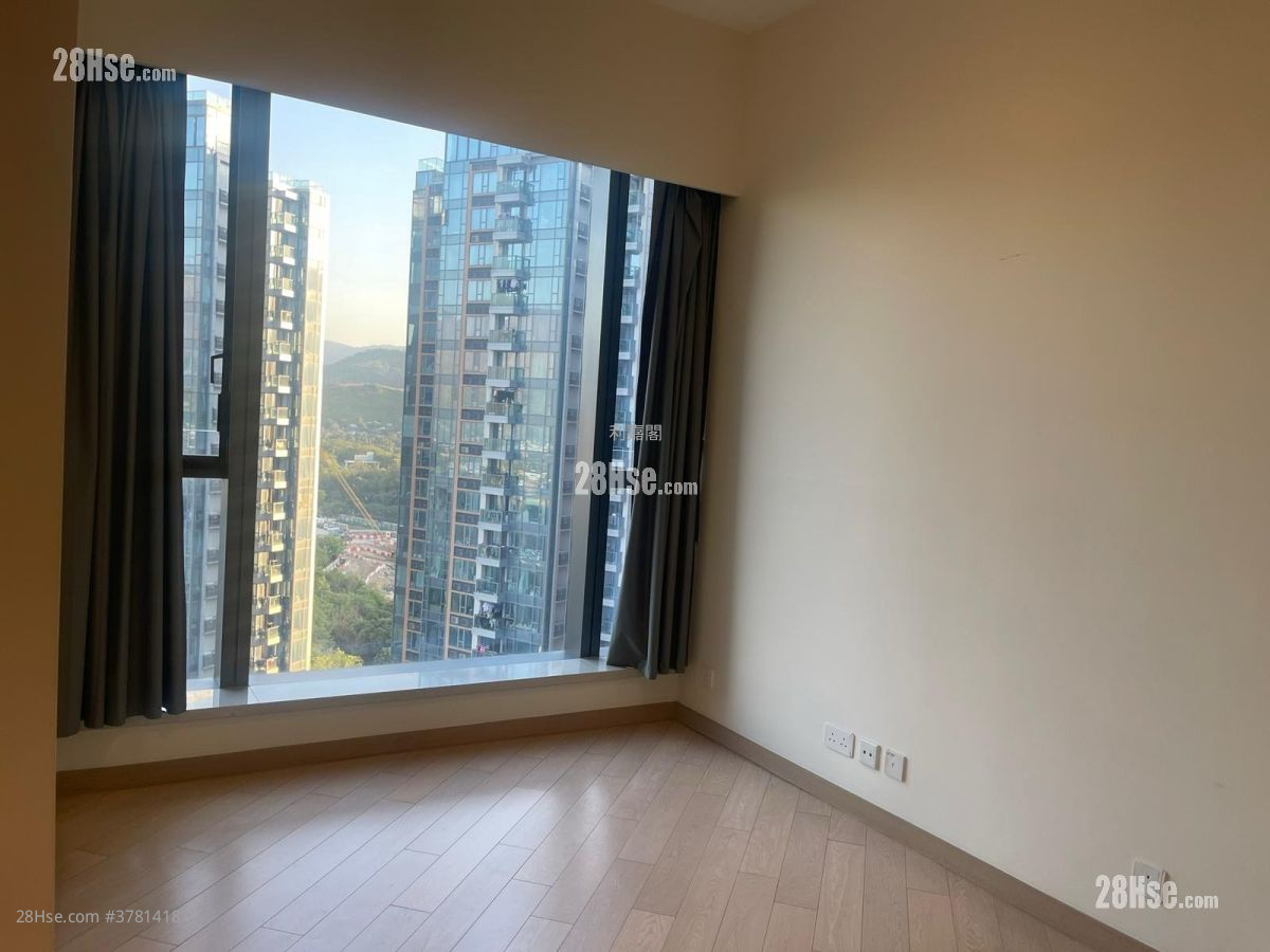 Riva Sell 4 Bedrooms , 3 Bathrooms 1,043 ft²