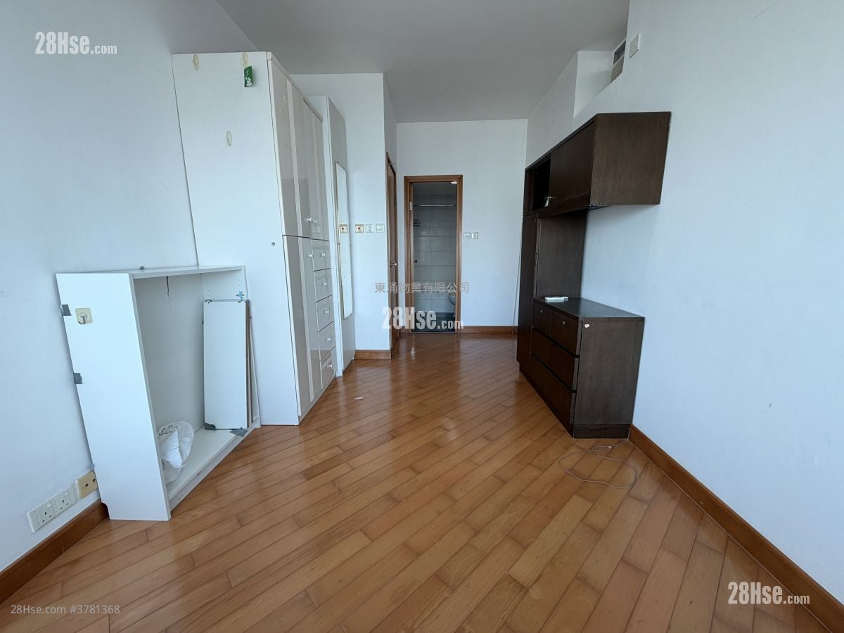 蓝天海岸 售盘 3 房 , 2 浴室 874 平方尺