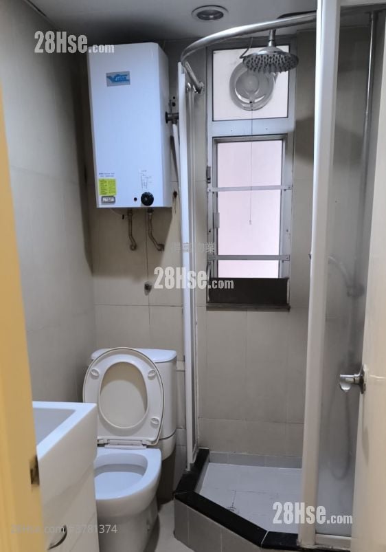Cheung Fai Building Sell 2 Bedrooms , 1 Bathroom 243 ft²