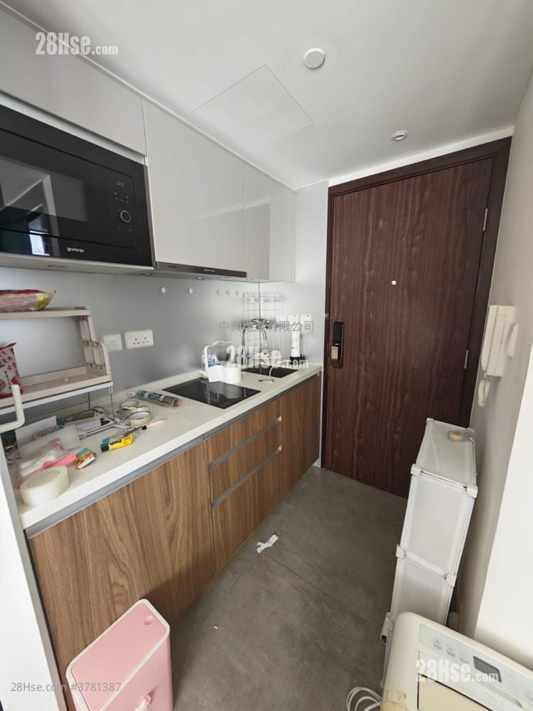 Ava62 Sell Studio , 1 Bathroom 200 ft²