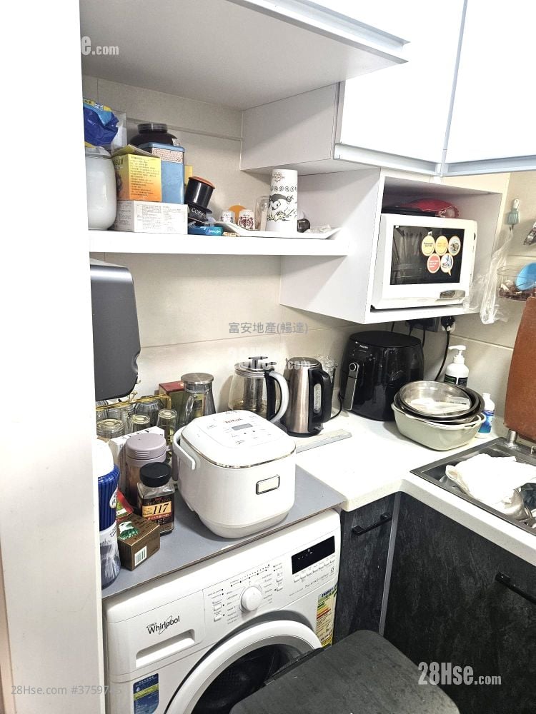 富安花园 售盘 2 房 , 1 浴室 597 平方尺