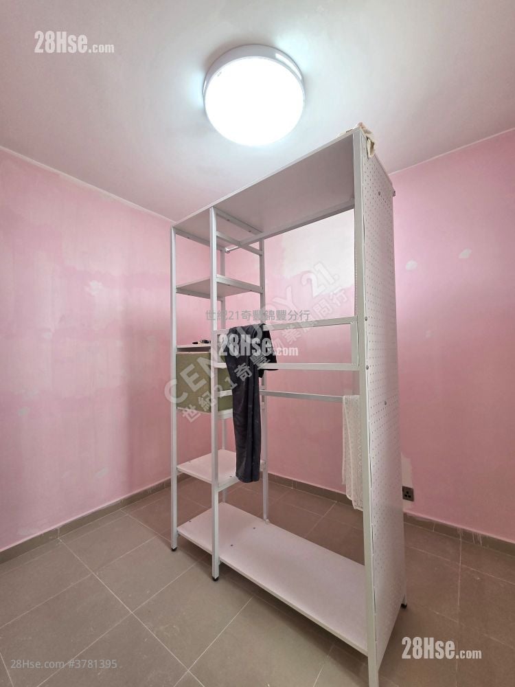 Kam Hay Court Sell 2 Bedrooms , 1 Bathroom 401 ft²