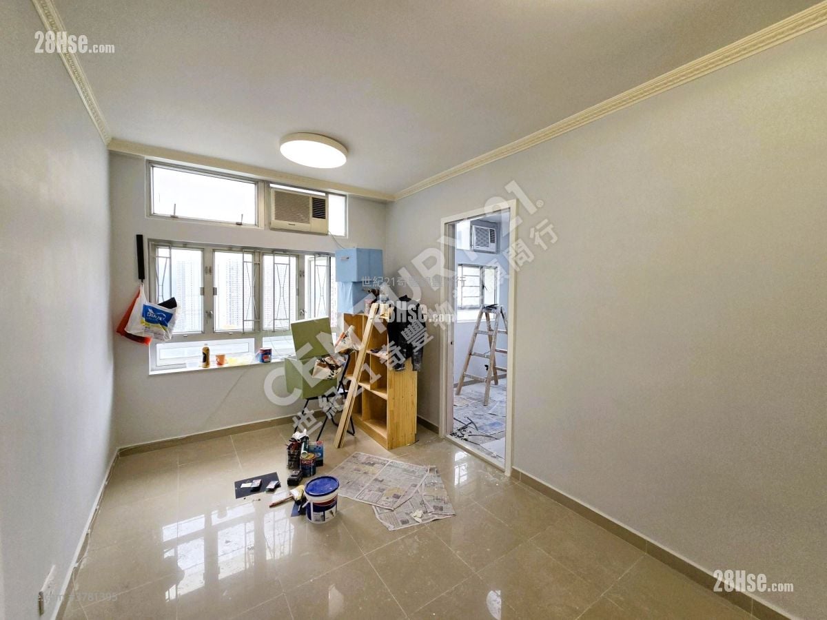 Kam Hay Court Sell 2 Bedrooms , 1 Bathroom 401 ft²