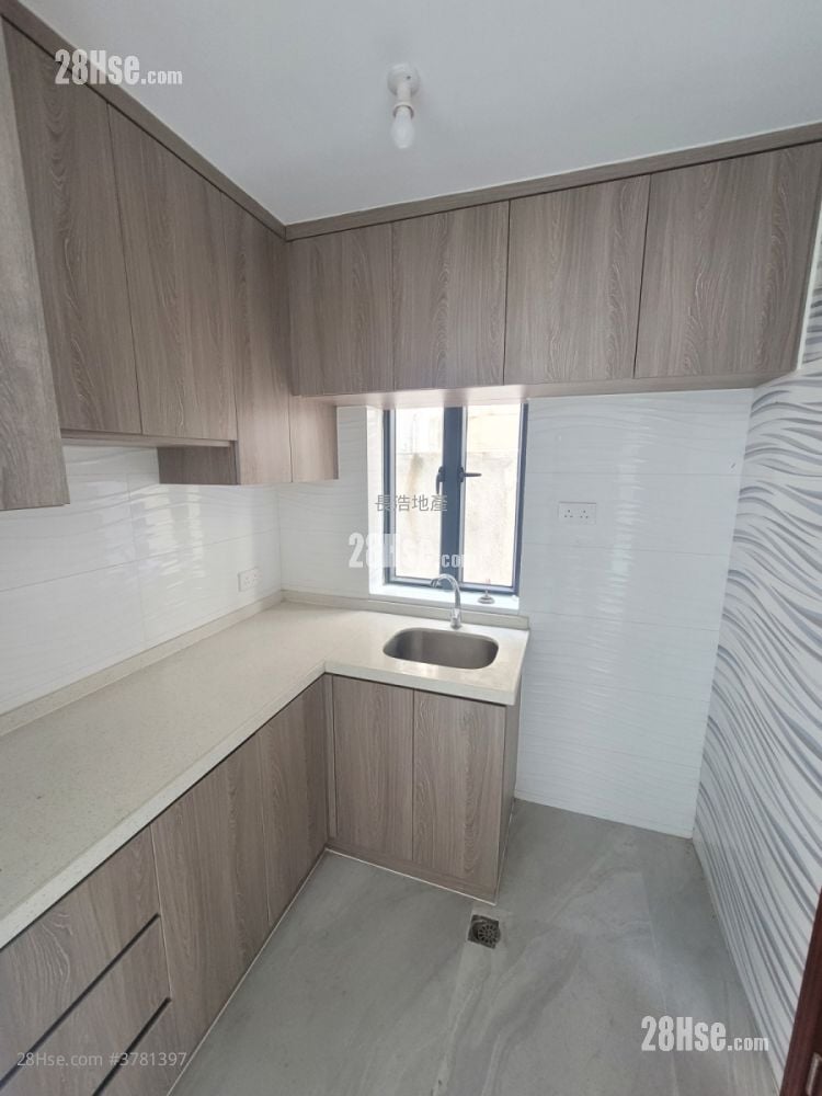 Village Sell 3 Bedrooms , 2 Bathrooms 1,300 ft²