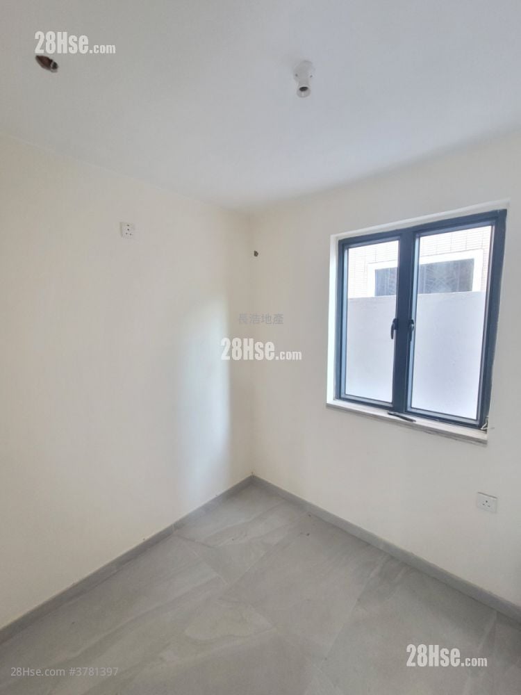 Village Sell 3 Bedrooms , 2 Bathrooms 1,300 ft²