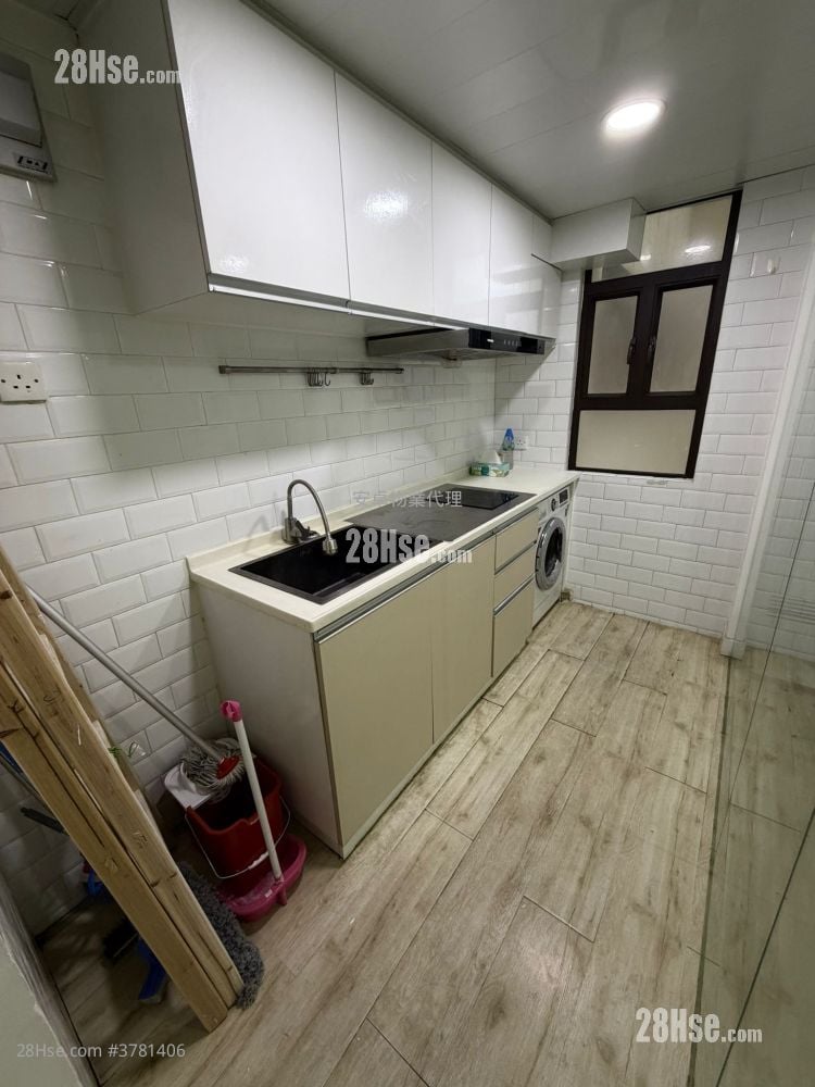 Kam Tong Building Rental 3 Bedrooms , 2 Bathrooms 515 ft²