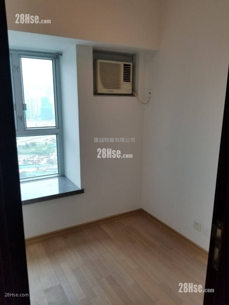 Grand Waterfront Sell 2 Bedrooms , 1 Bathroom 384 ft²