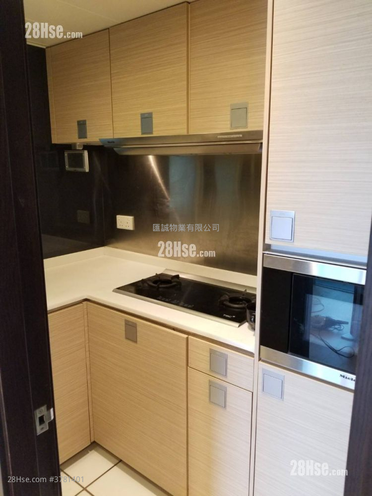 Grand Waterfront Sell 2 Bedrooms , 1 Bathroom 384 ft²