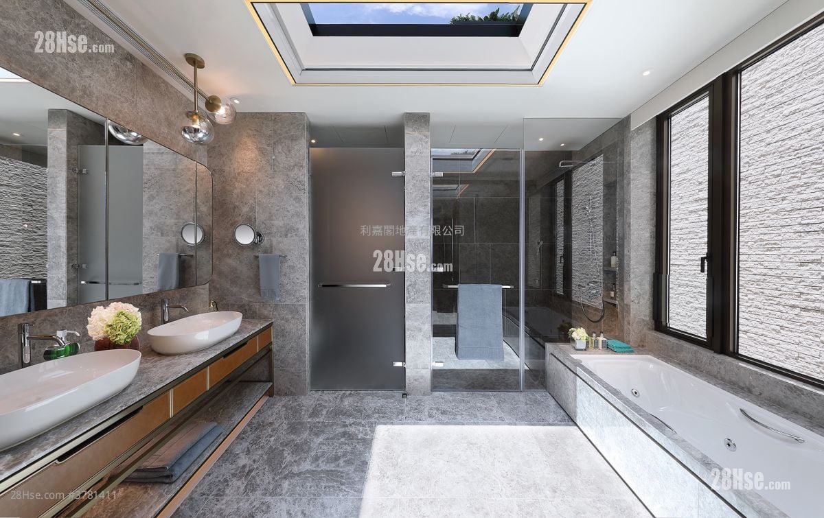 Mont Rouge Sell 4 Bedrooms , 3 Bathrooms 2,846 ft²