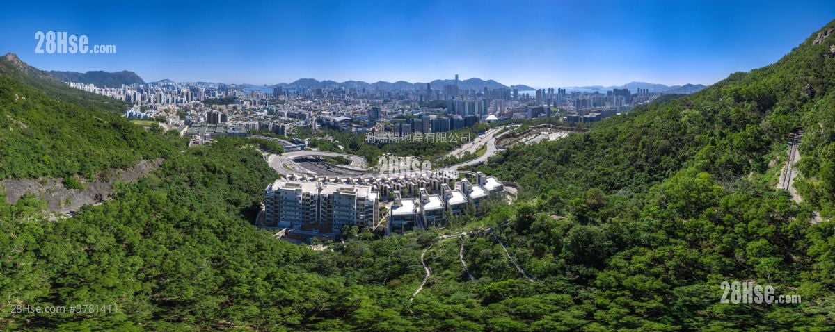 Mont Rouge Sell 4 Bedrooms , 3 Bathrooms 2,846 ft²