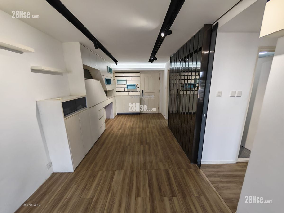 Carmine Court Sell 2 Bedrooms , 1 Bathroom 517 ft²