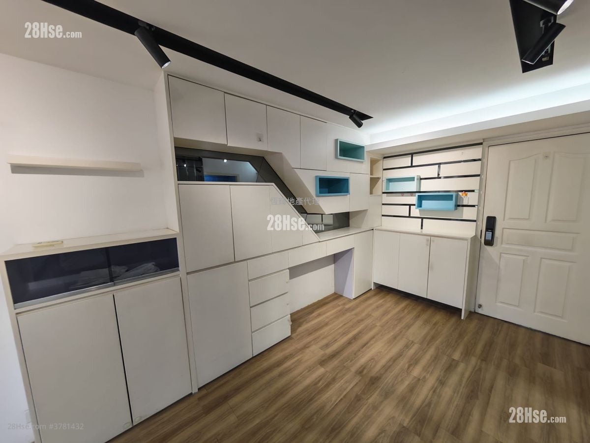 Carmine Court Sell 2 Bedrooms , 1 Bathroom 517 ft²