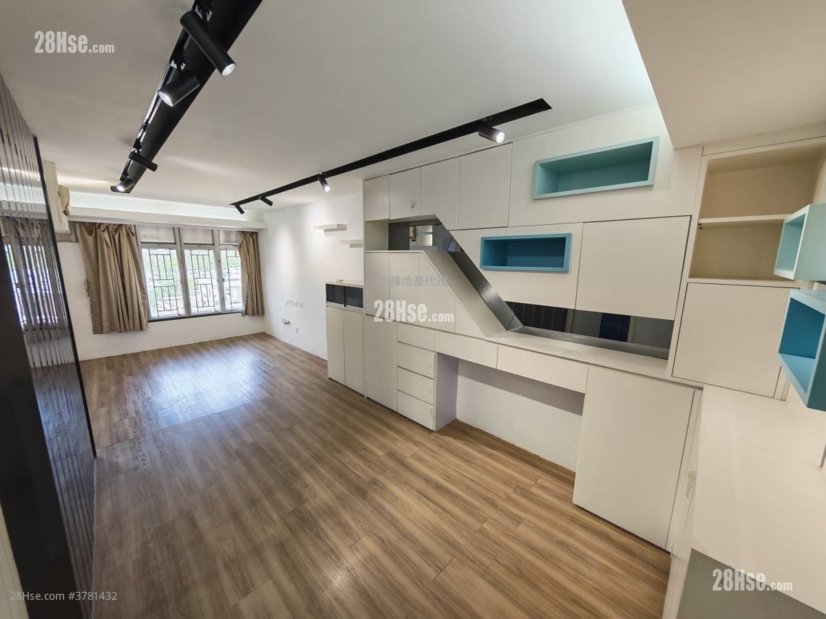 Carmine Court Sell 2 Bedrooms , 1 Bathroom 517 ft²