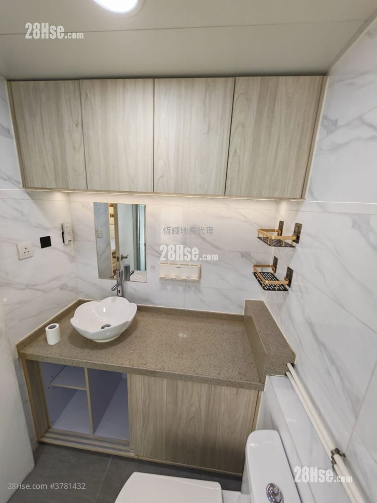 Carmine Court Sell 2 Bedrooms , 1 Bathroom 517 ft²