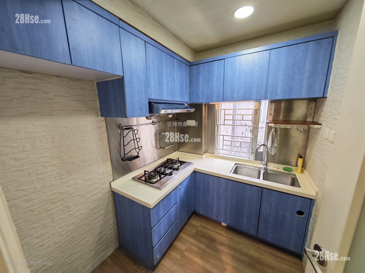 Carmine Court Sell 2 Bedrooms , 1 Bathroom 517 ft²