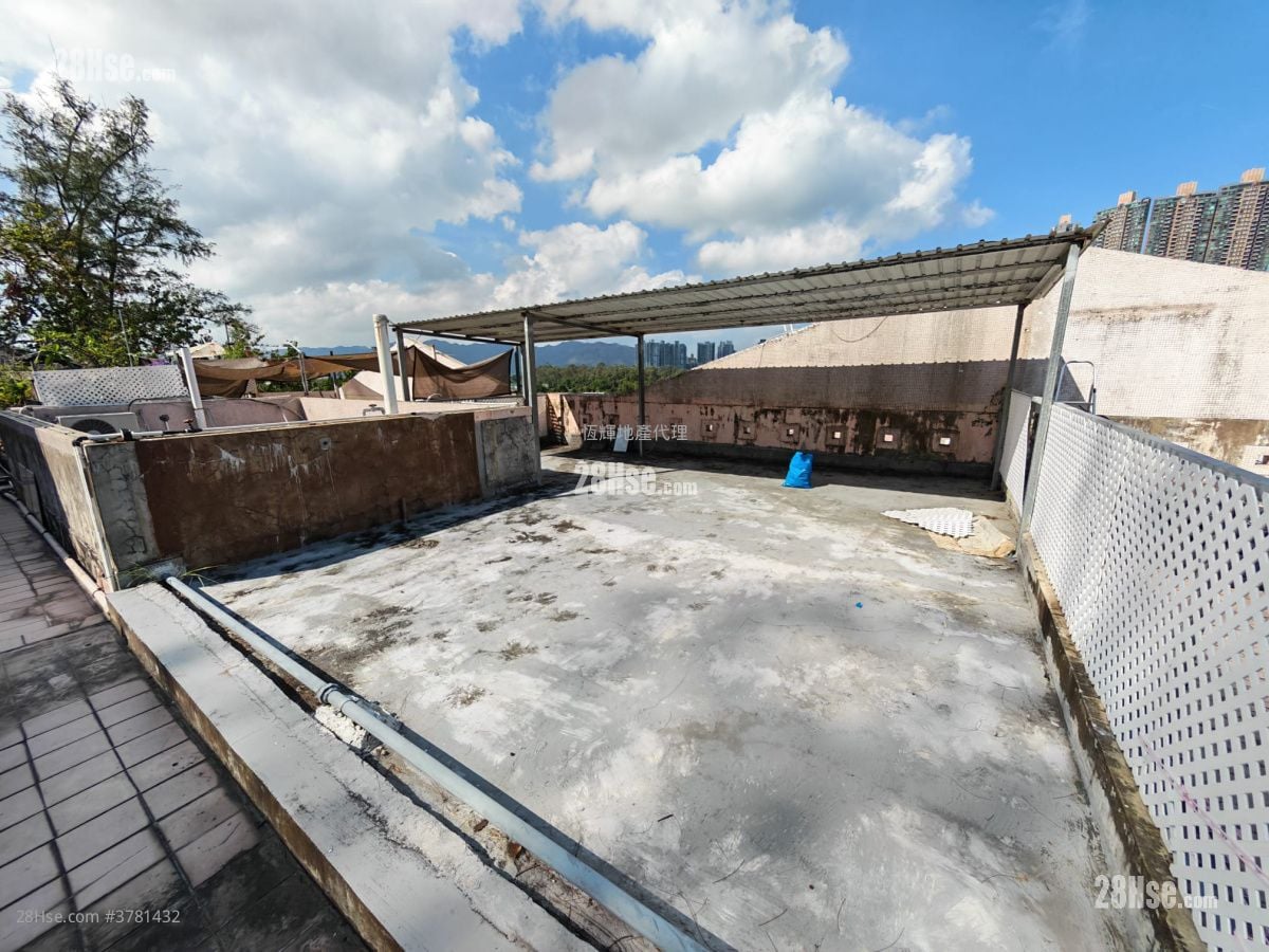 Carmine Court Sell 2 Bedrooms , 1 Bathroom 517 ft²