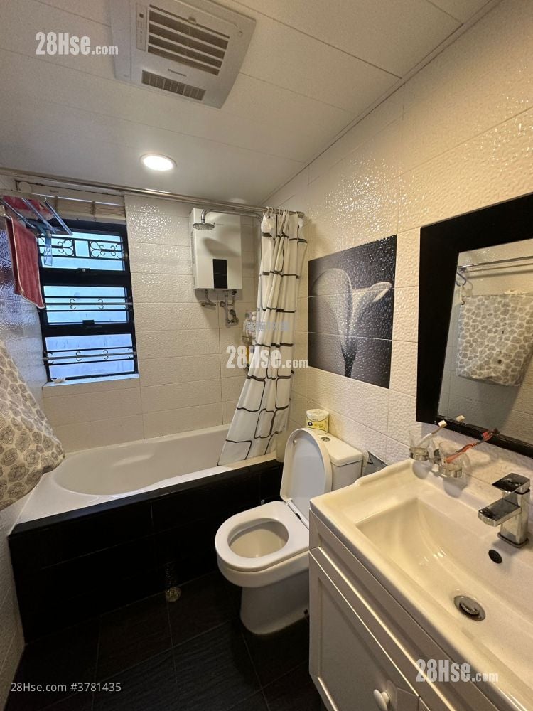 村屋 售盘 2 房 , 1 浴室 700 平方尺