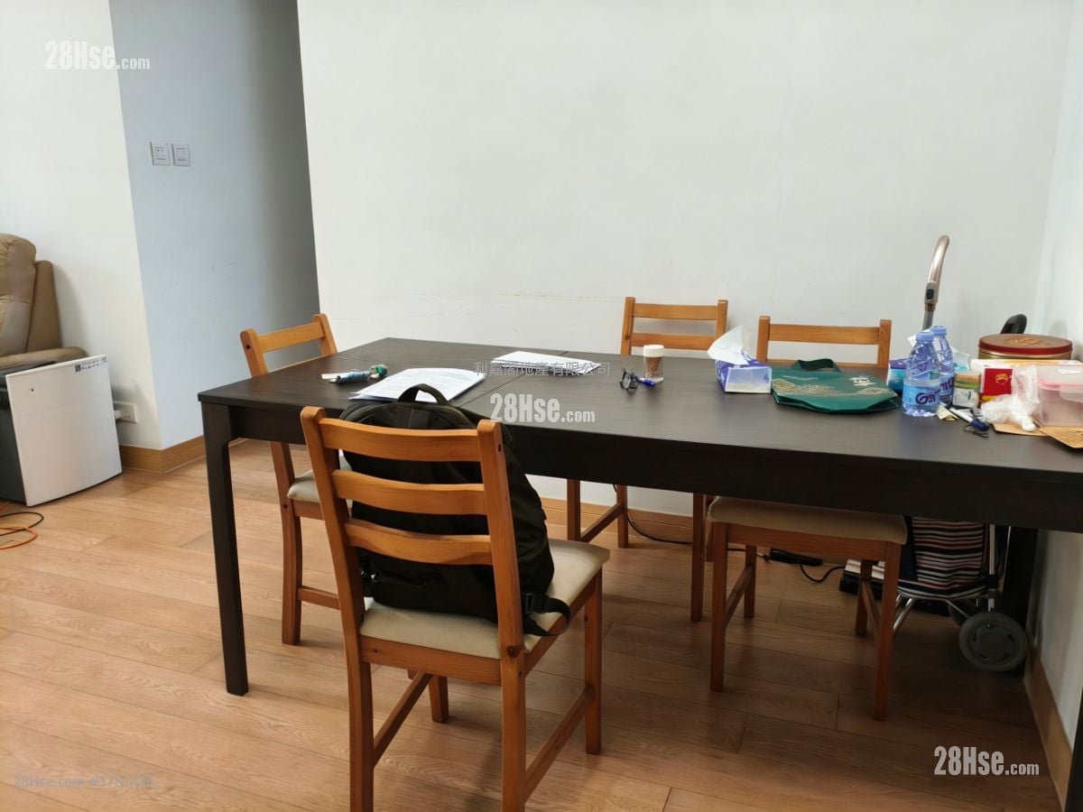 One Homantin Sell 3 Bedrooms 702 ft²