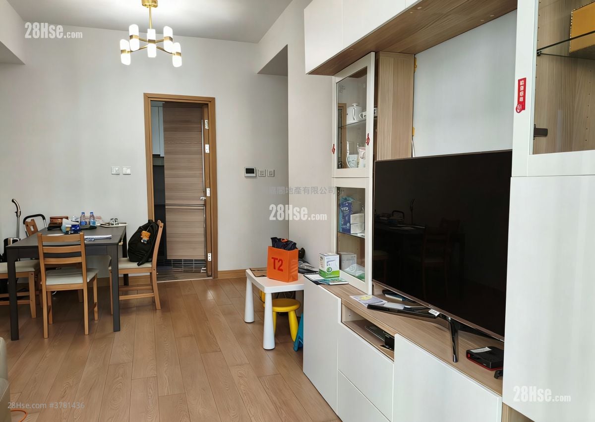 One Homantin Sell 3 Bedrooms 702 ft²