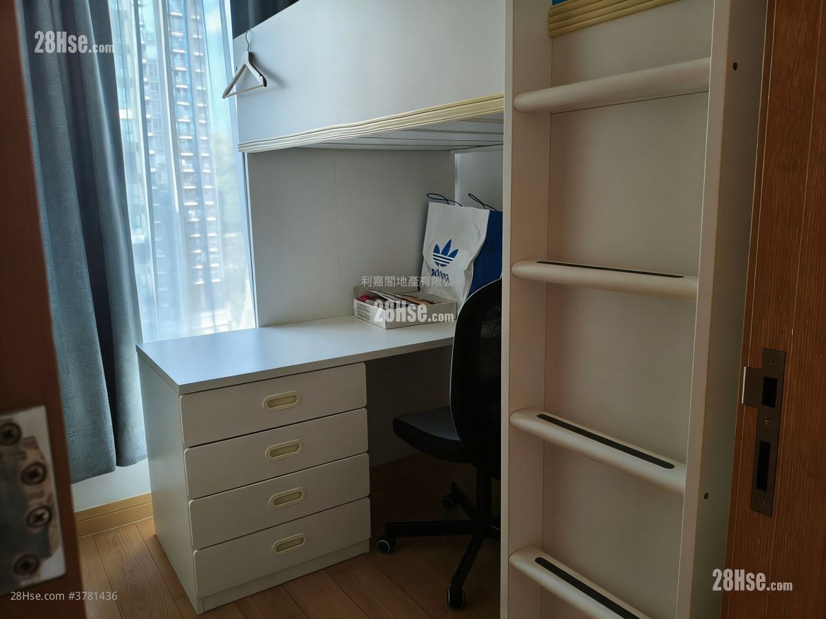 One Homantin Sell 3 Bedrooms 702 ft²