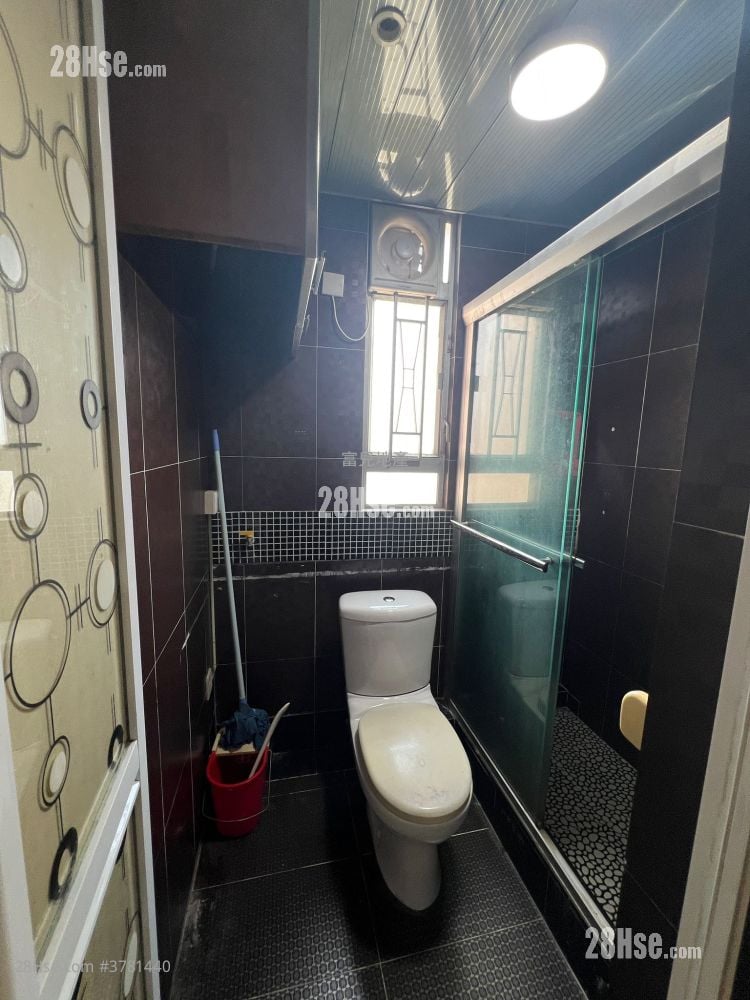 Tai Hang Building Sell 2 Bedrooms 380 ft²