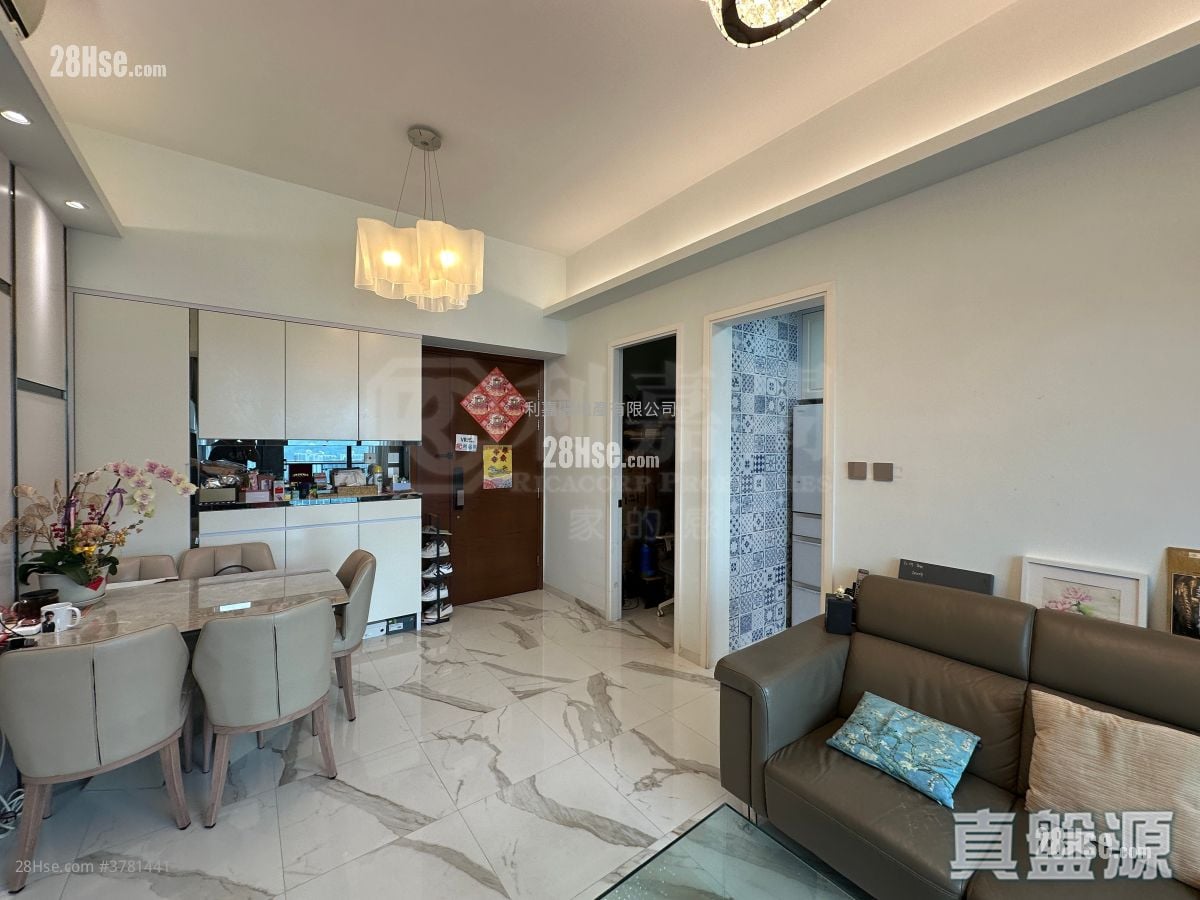 御凯 售盘 3 房 , 2 浴室 728 平方尺