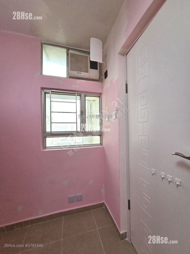 Kam Hay Court Sell 2 Bedrooms , 1 Bathroom 401 ft²