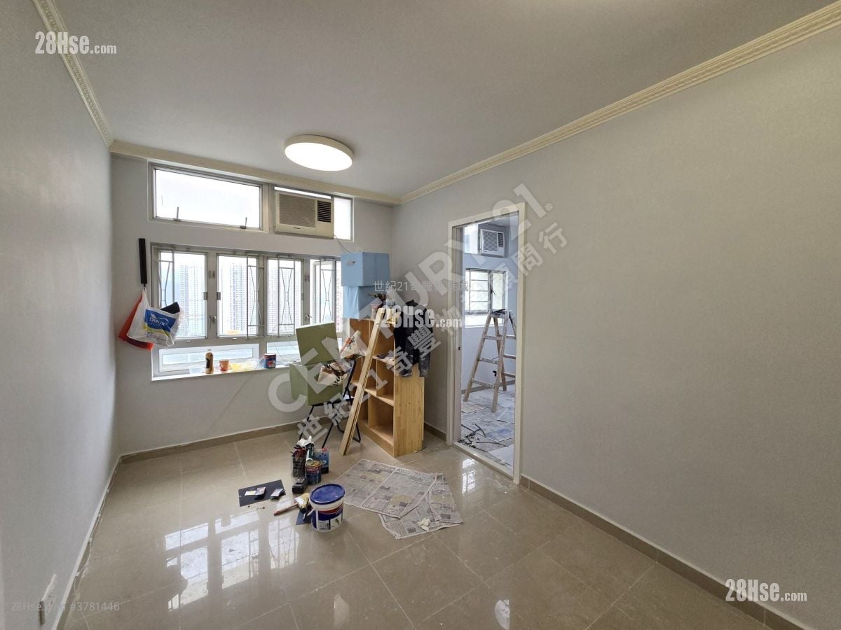 Kam Hay Court Sell 2 Bedrooms , 1 Bathroom 401 ft²