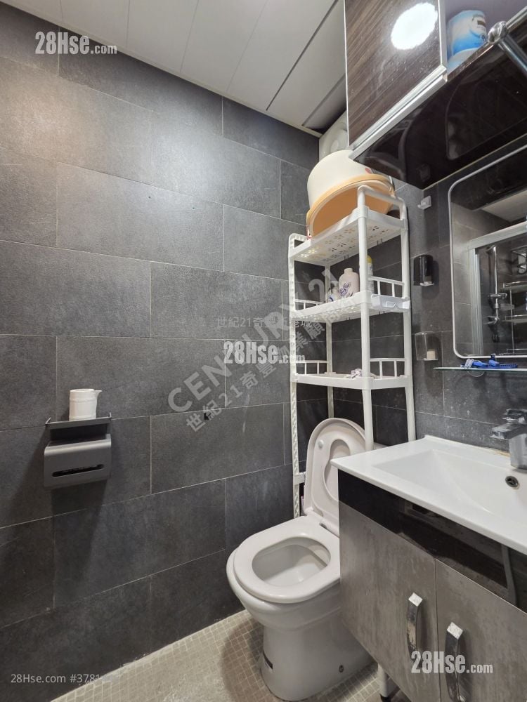 Kam Hay Court Sell 2 Bedrooms , 1 Bathroom 401 ft²