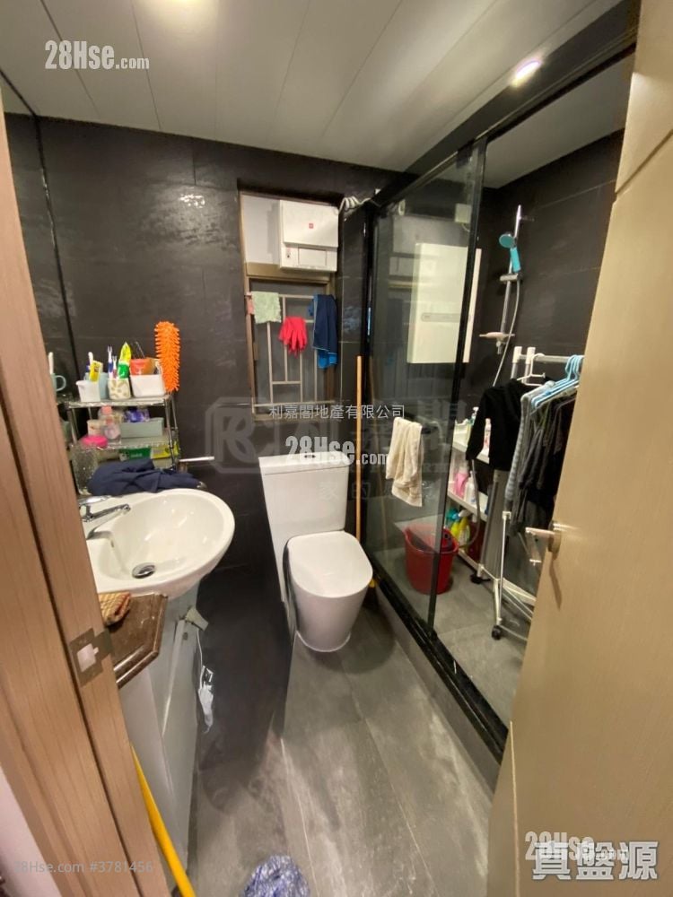 Serenade Cove Sell 2 Bedrooms 420 ft²