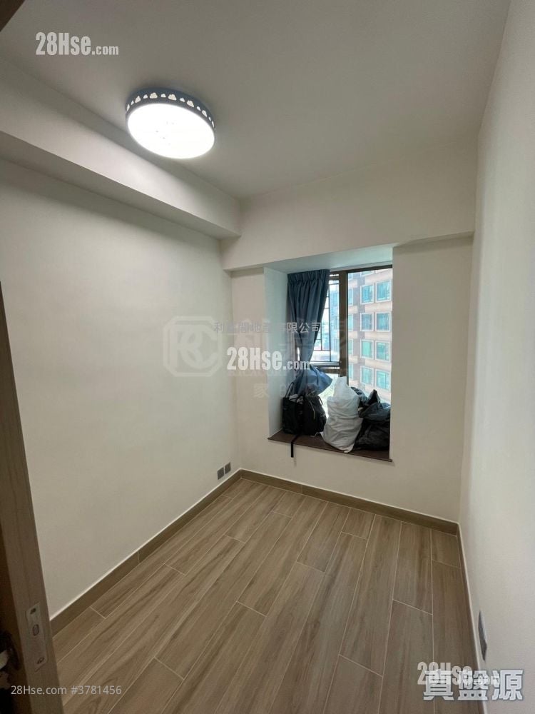 Serenade Cove Sell 2 Bedrooms 420 ft²