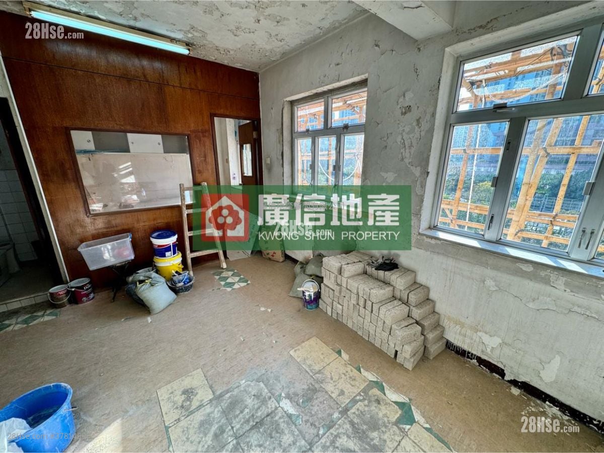 Kwong Wing Building Sell Studio , 1 Bathroom 288 ft²