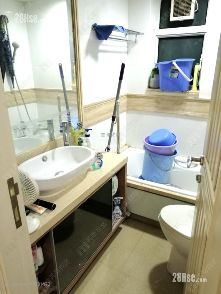 Central Park Towers Sell 3 Bedrooms , 2 Bathrooms 667 ft²