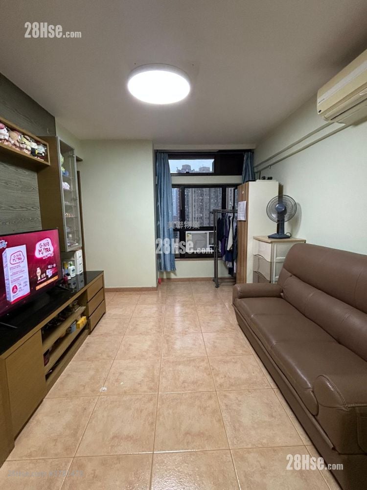 Tivoli Garden Rental 2 Bedrooms , 1 Bathroom 550 ft²