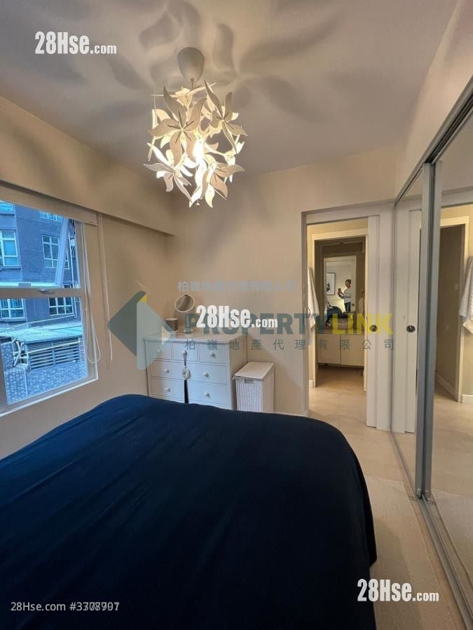 Ying Fai Court Sell 1 Bedroom , 1 Bathroom 465 ft²