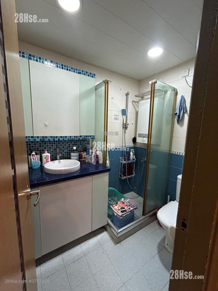 Tivoli Garden Rental 2 Bedrooms , 1 Bathroom 550 ft²