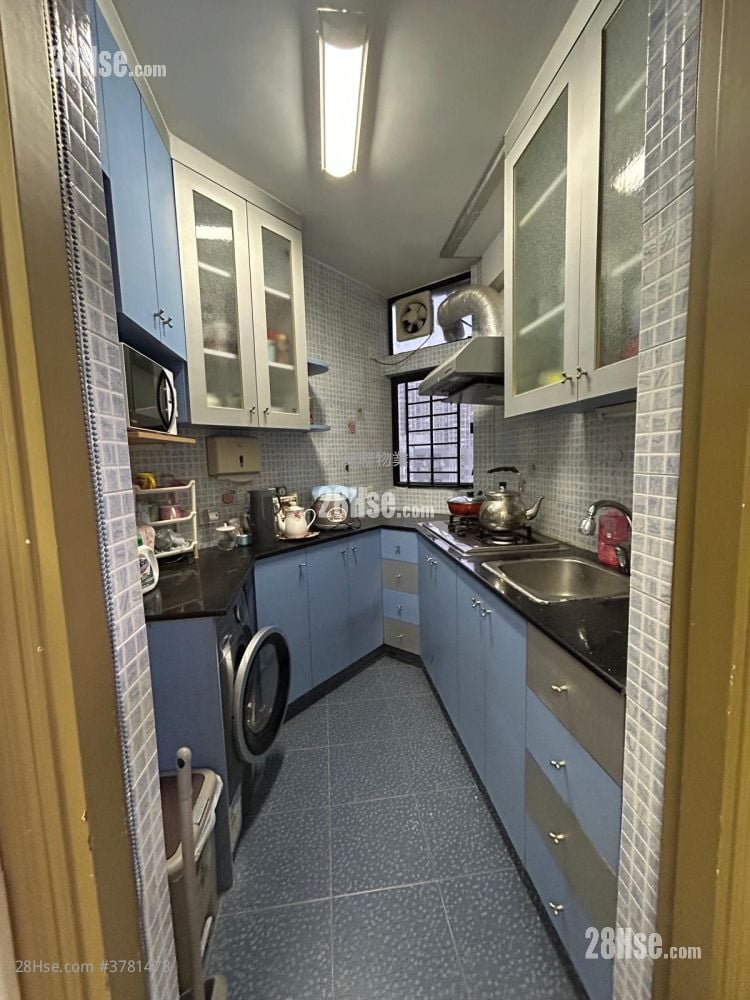 Tivoli Garden Rental 2 Bedrooms , 1 Bathroom 550 ft²