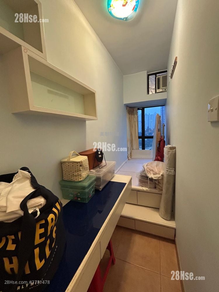 Tivoli Garden Rental 2 Bedrooms , 1 Bathroom 550 ft²