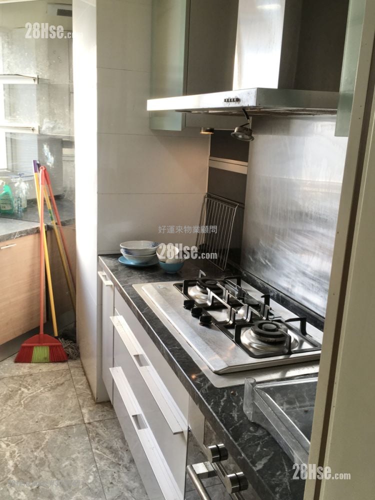 Festival City Sell 4 Bedrooms , 2 Bathrooms 958 ft²