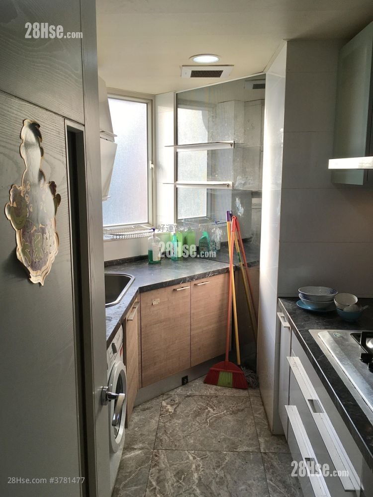 Festival City Sell 4 Bedrooms , 2 Bathrooms 958 ft²