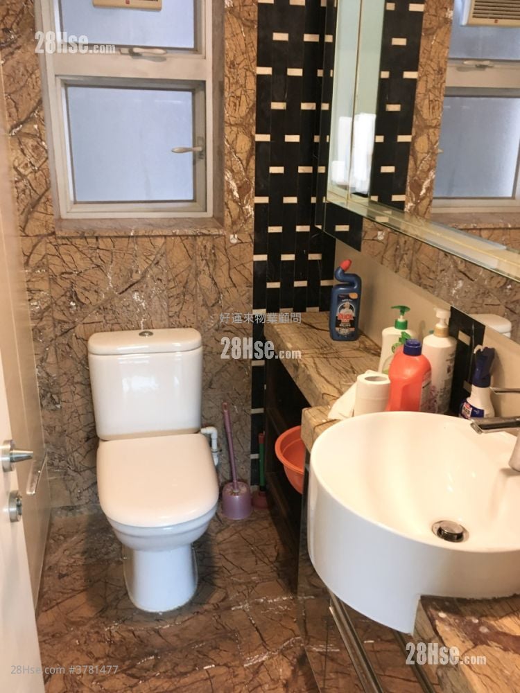 Festival City Sell 4 Bedrooms , 2 Bathrooms 958 ft²