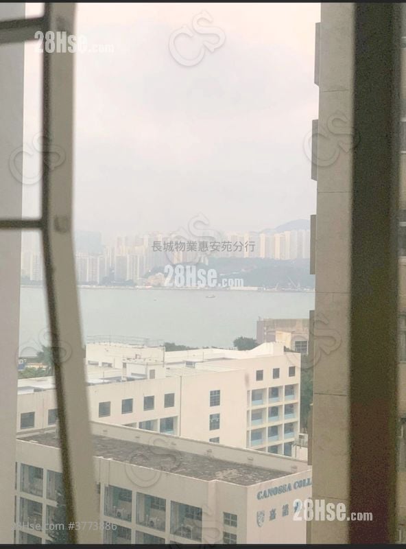 Tak Fat Building Sell 2 Bedrooms , 1 Bathroom 259 ft²