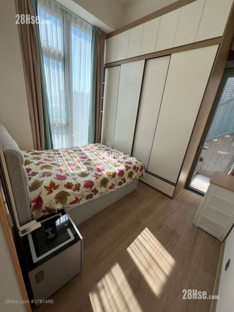 Esplanade Sell 3 Bedrooms , 2 Bathrooms 897 ft²