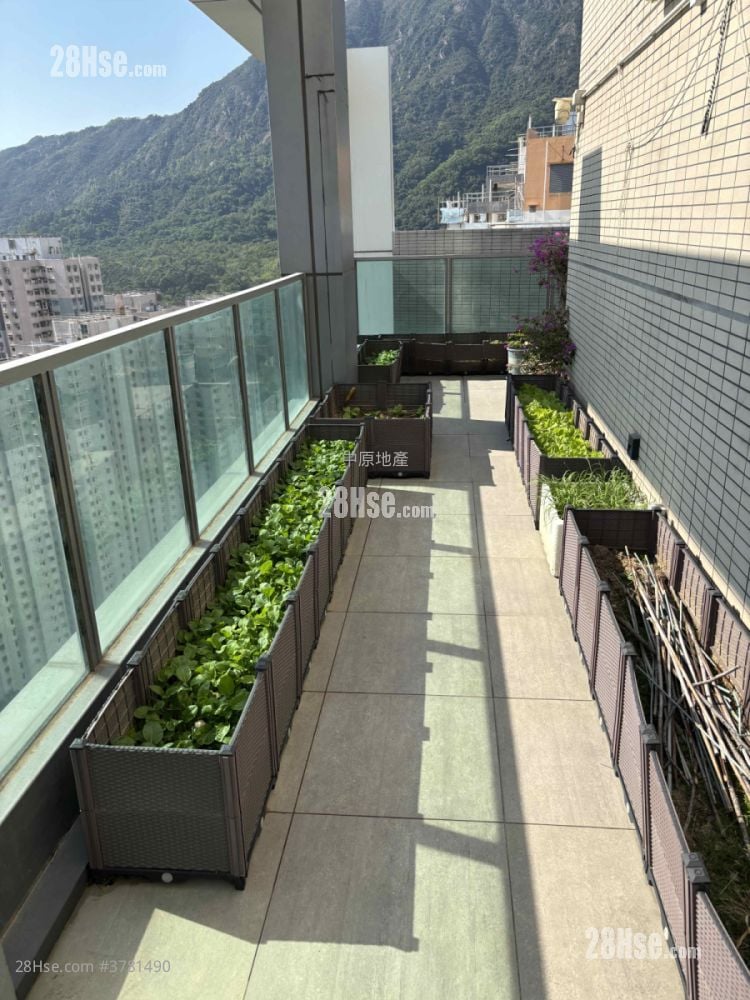 Esplanade Sell 3 Bedrooms , 2 Bathrooms 897 ft²