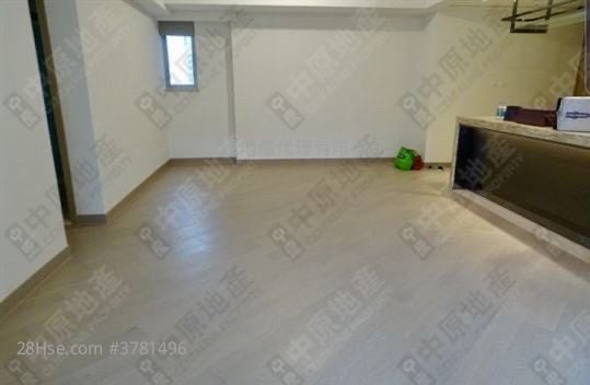 Cullinan West Sell 4 Bedrooms , 3 Bathrooms 1,342 ft²