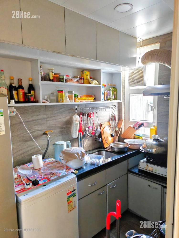 Walton Estate Sell 2 Bedrooms , 1 Bathroom 463 ft²