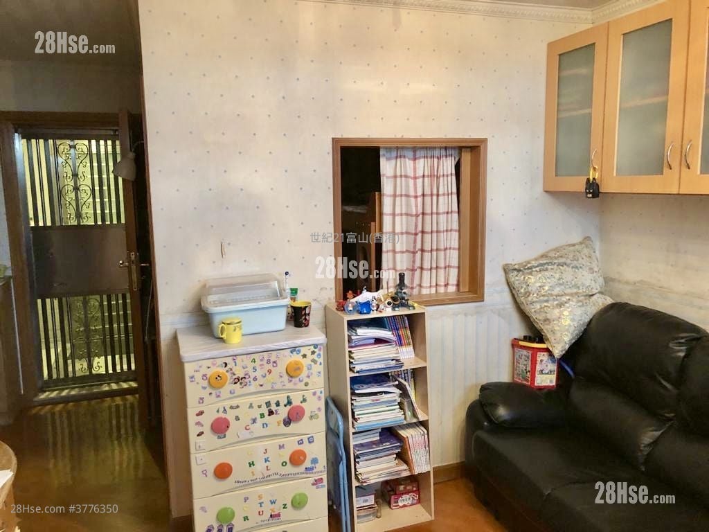 Hong Keung Court Sell 2 Bedrooms , 1 Bathroom 426 ft²